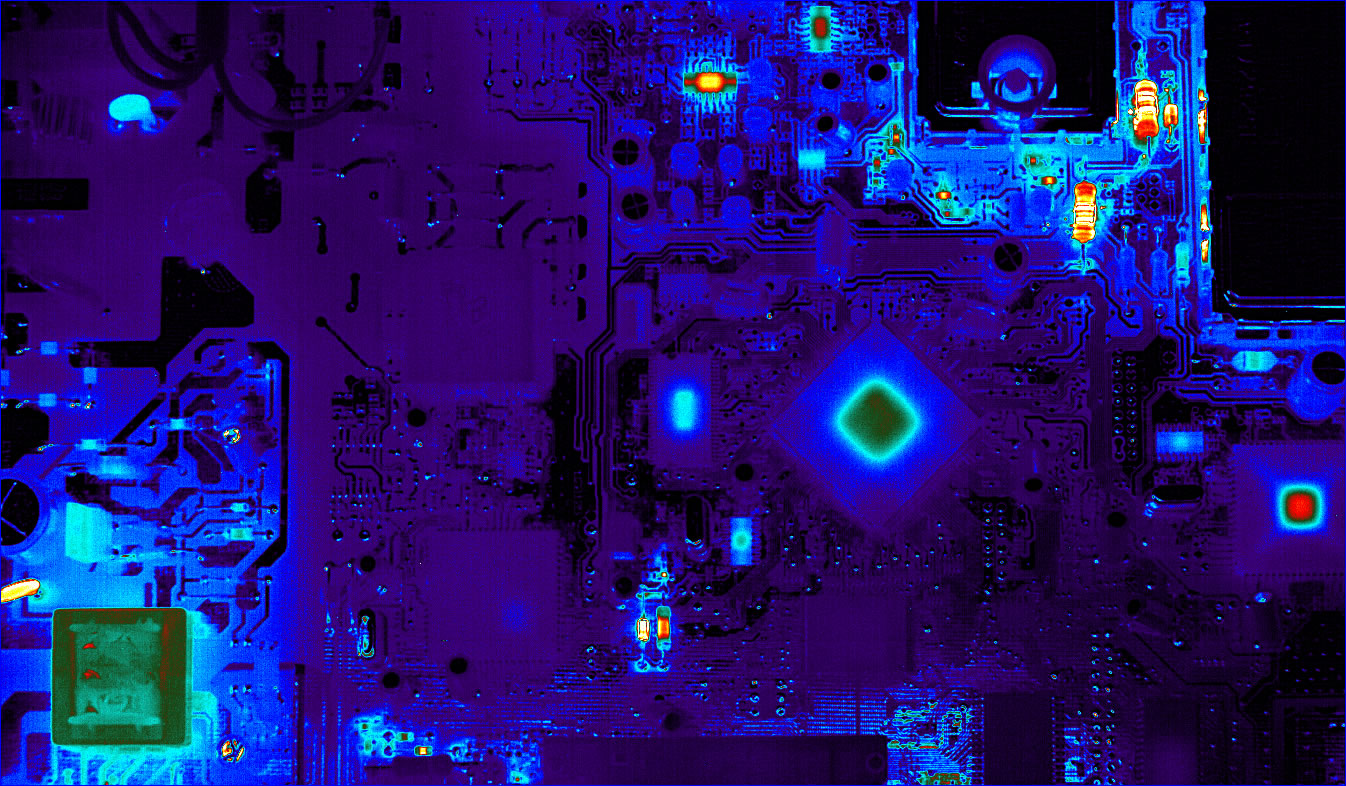thermographie d'un circuit imprimé par une FLIR SC8000