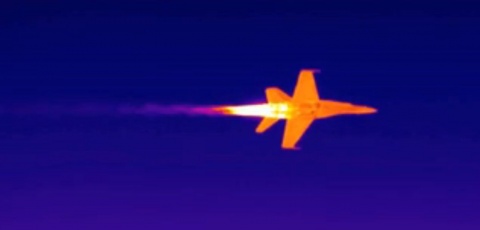 Thermographie d'un F-18, avion de chasse à réaction, source: FLIR