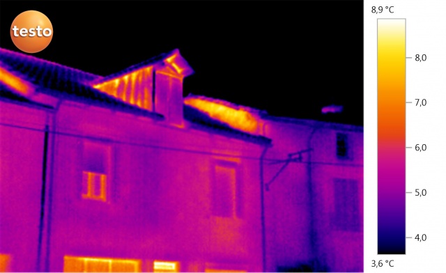 Thermografie van een dakkapel bij een TESTO 890