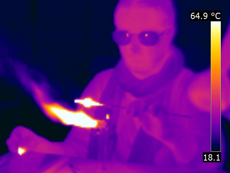 Fichier:Verrier-perle-travail-thermographie.jpg