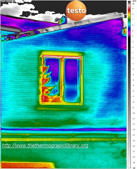 Thermographie haute résolution de la façade d'une annexe